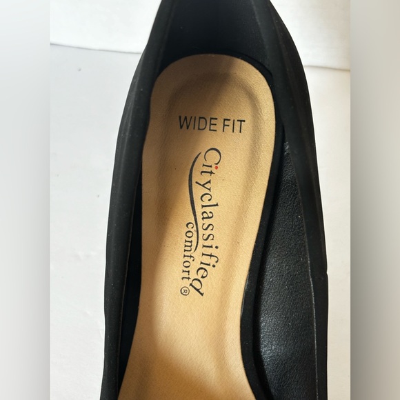 NWOT CITYCLASSIFIED BLACK WIDE 3” HEELS SZ 8 COMFY STYLISH AND FLATTERING. - Picture 3 of 7
